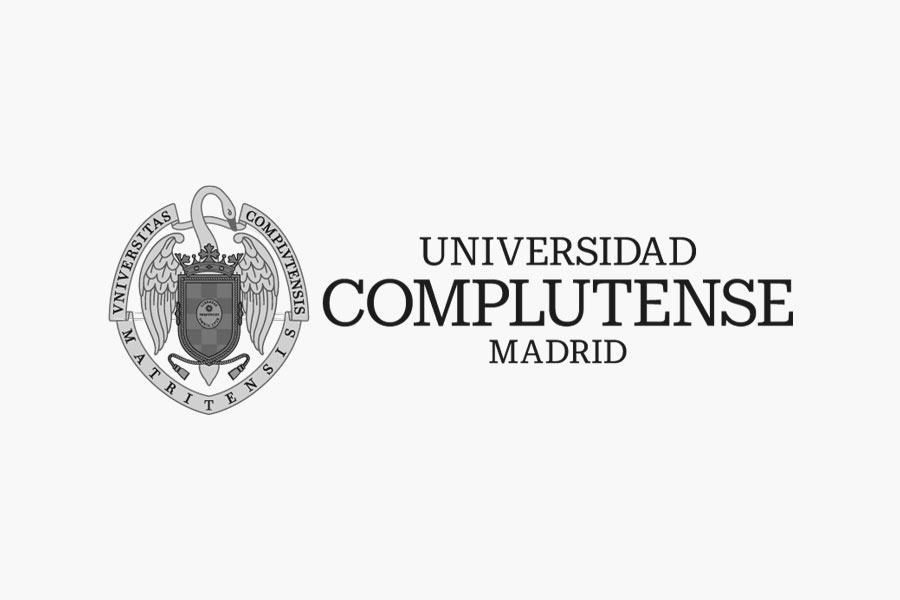 Sello de la Universidad Complutense de Madrid a la izquierda, con el nombre de la universidad en mayúsculas a la derecha sobre un fondo liso.